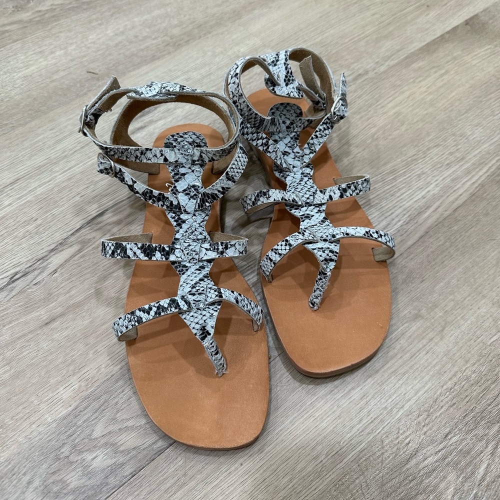 Snakeprint flats